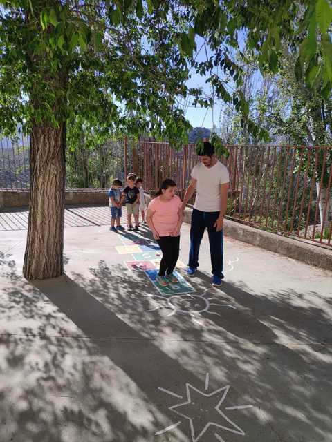 dia de la familia, juegos populares infantil 36